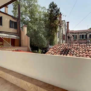 Traditional With Terrace Venezia