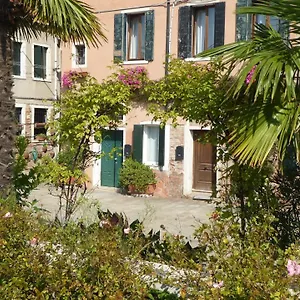  Apartment Sestiere Dorsoduro, A Due Passi Da Zattere